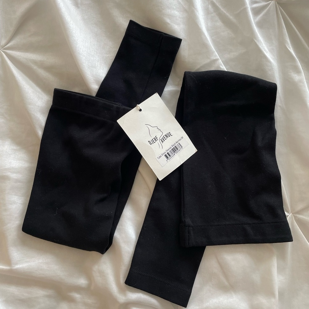 NWT DJERF AVENUE  Sleeves in Blackberries